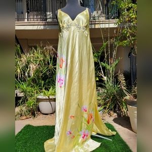 VINTAGE SLEEPING GOWN